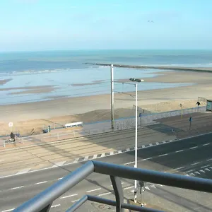 Appartement 'de Strandwandeling' Near, Oostende